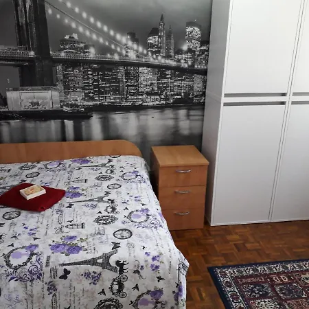 Apartment Aldine Comfort : Entire With 2 Bedrooms